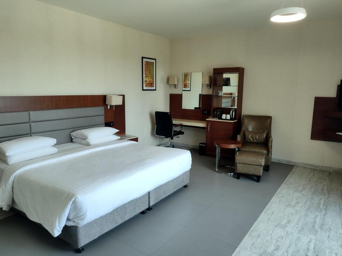 Courtyard By Marriott Madurai Hotel Bagian luar foto